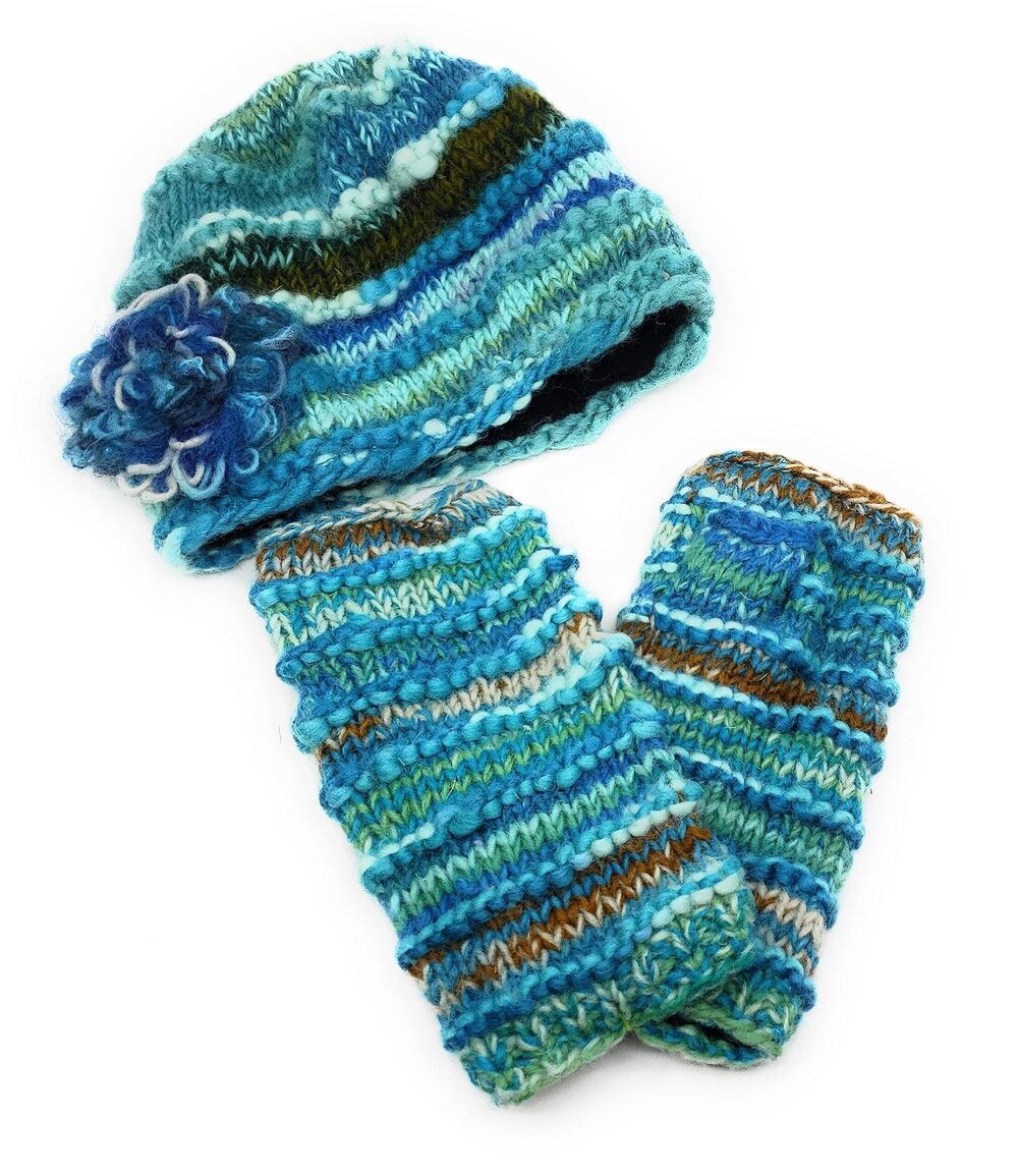 1353 Hand Knit Wool Warm Beanie Hat with Flower Detail & Fingerless Gloves